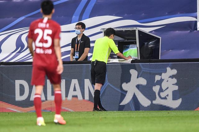 欧冠-萨拉赫破门埃利奥特建功 利物浦2-1里尔